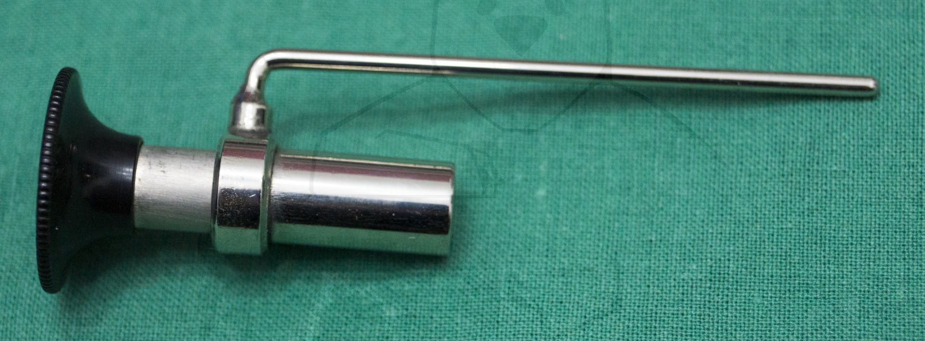 Laryngoskop - Die Komponenten der Optik - Okular und Halter zusammen gesetzt